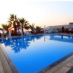 فندق Sun And Sea