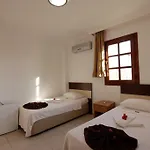 Sun And Sea فندق تورغوتْريس