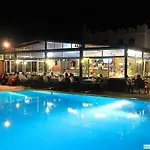 Sun And Sea فندق تورغوتْريس
