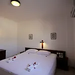 Sun And Sea فندق تورغوتْريس