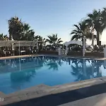 فندق Sun And Sea 3*