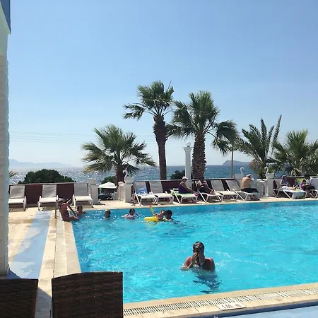 מלון Sun And Sea טורגוטריס
