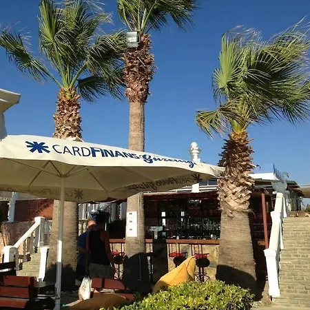 מלון Sun And Sea 3*
