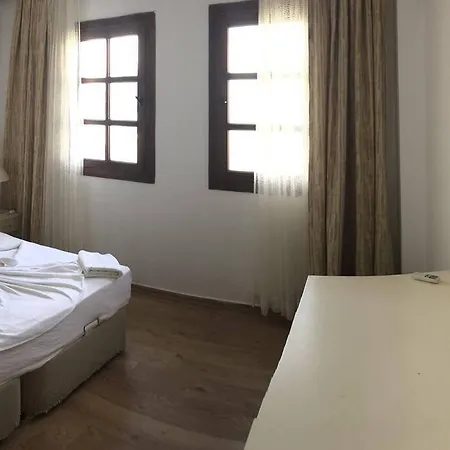 Sun And Sea トゥルグトレイス