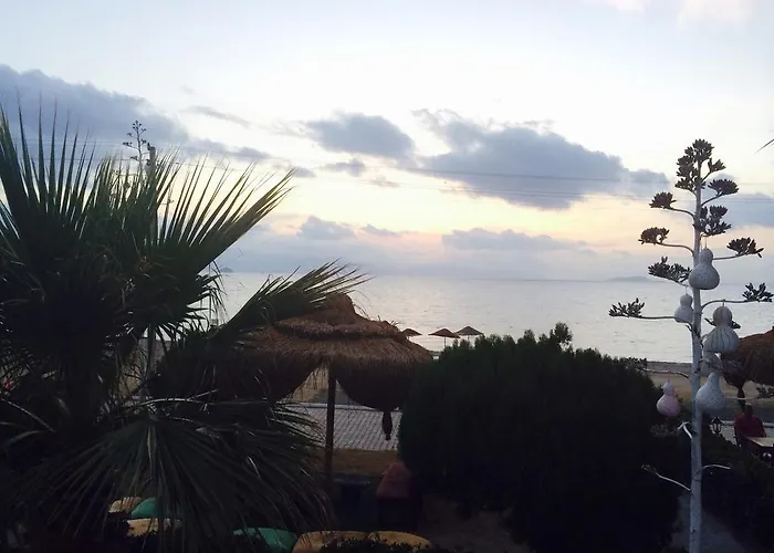 Sun And Sea מלון 3*