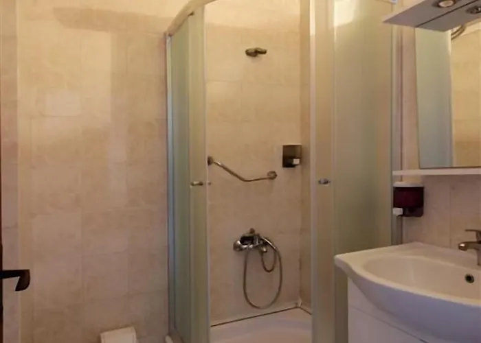 Sun And Sea מלון טורגוטריס