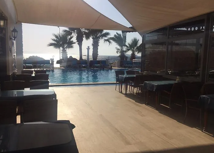 מלון Sun And Sea טורגוטריס