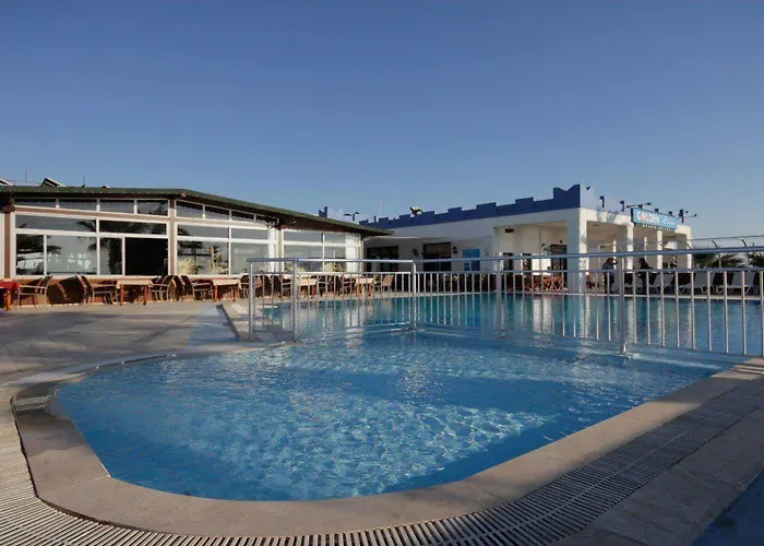 Sun And Sea מלון