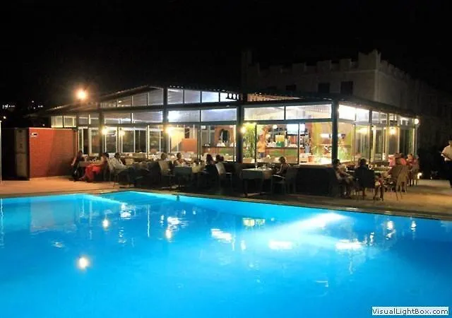 Sun And Sea מלון טורגוטריס