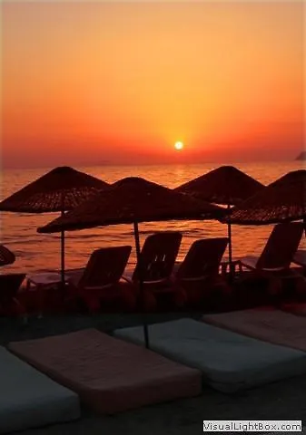 Sun And Sea מלון 3*