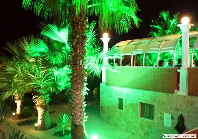 Sun And Sea מלון טורגוטריס