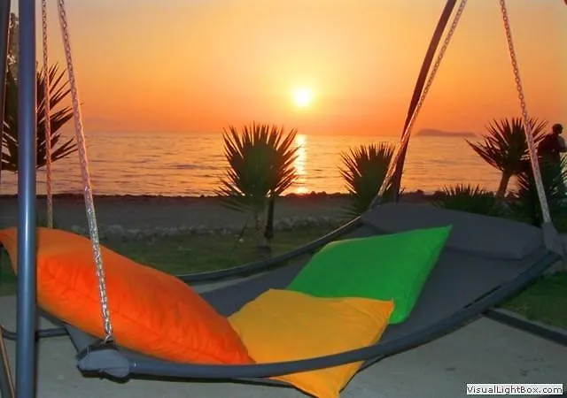 Sun And Sea מלון