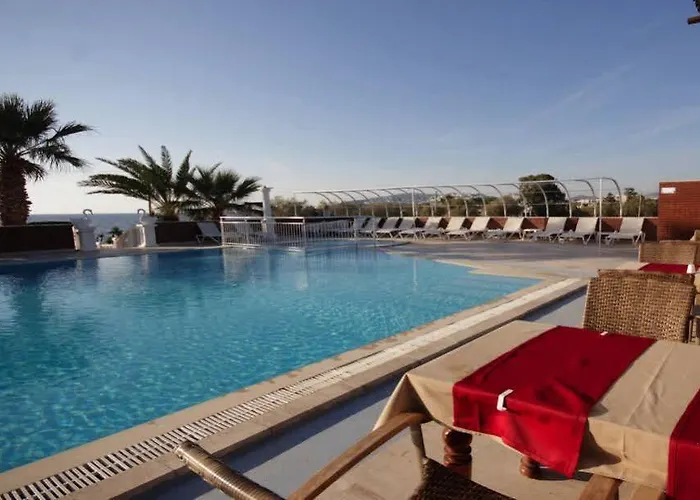 מלון Sun And Sea