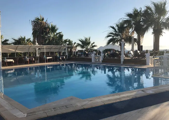 מלון Sun And Sea 3*