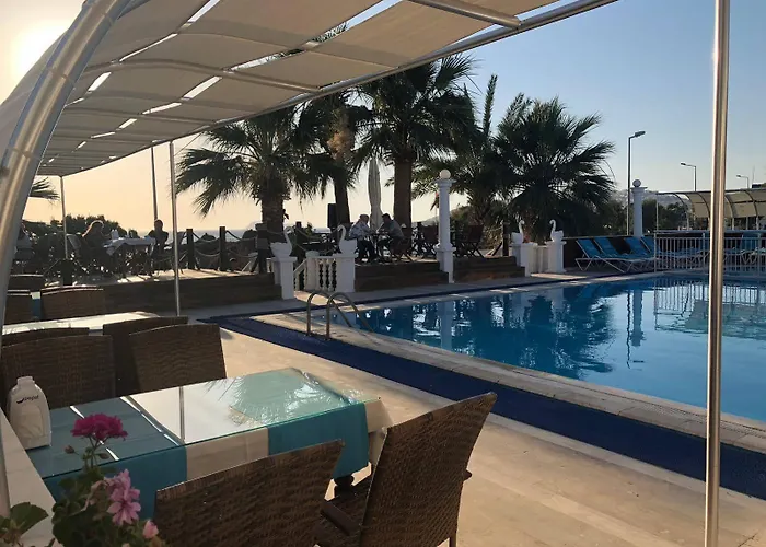 Sun And Sea מלון טורגוטריס