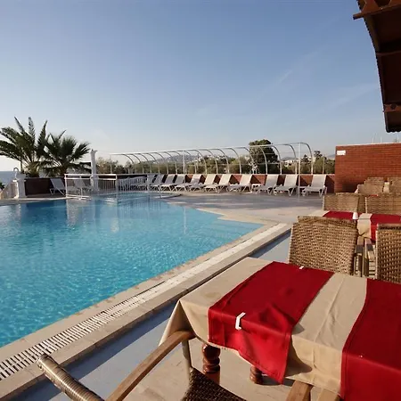 Sun And Sea 터그트레이스