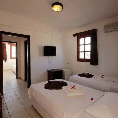 Sun And Sea 터그트레이스