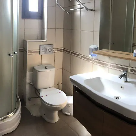 Sun And Sea 터그트레이스